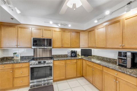 Condo in New Smyrna Beach, Florida, 3 bedrooms  № 2231111 - photo 17