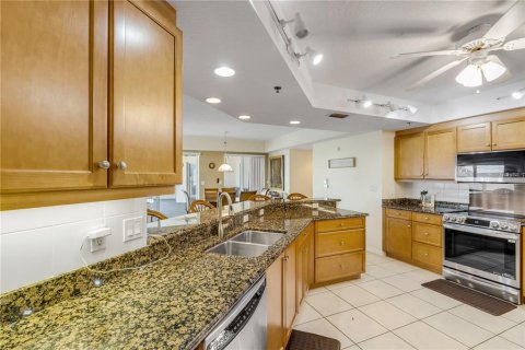 Condo in New Smyrna Beach, Florida, 3 bedrooms  № 2231111 - photo 19