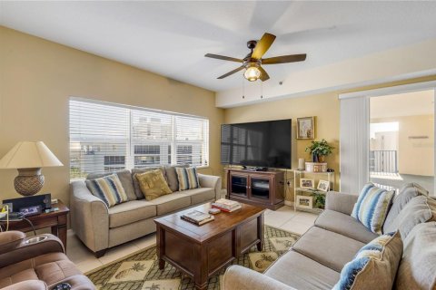 Condo in New Smyrna Beach, Florida, 3 bedrooms  № 2231111 - photo 7