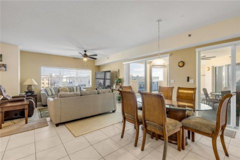 Condo in New Smyrna Beach, Florida, 3 bedrooms  № 2231111 - photo 12