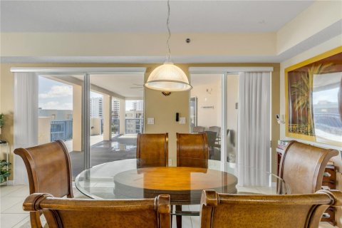 Condo in New Smyrna Beach, Florida, 3 bedrooms  № 2231111 - photo 13