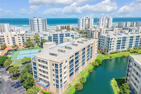 Condo à New Smyrna Beach, Floride, 3 chambres  № 2231111