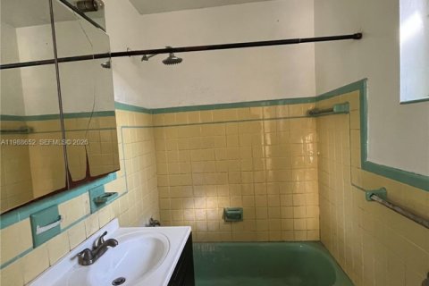 Villa ou maison à vendre à Fort Lauderdale, Floride: 2 chambres, 162.02 m2 № 2051454 - photo 9