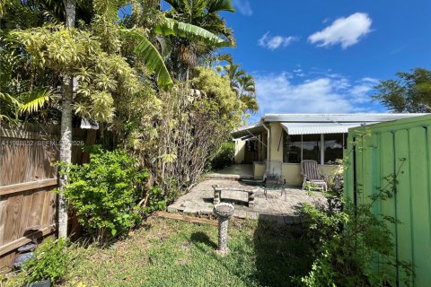 Villa ou maison à vendre à Fort Lauderdale, Floride: 2 chambres, 162.02 m2 № 2051454 - photo 21