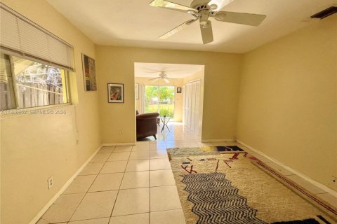 Villa ou maison à vendre à Fort Lauderdale, Floride: 2 chambres, 162.02 m2 № 2051454 - photo 7
