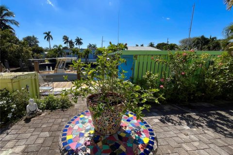 Villa ou maison à vendre à Fort Lauderdale, Floride: 2 chambres, 162.02 m2 № 2051454 - photo 2