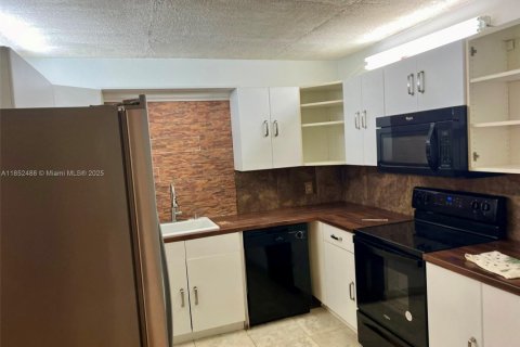 Copropriété à louer à Weston, Floride: 2 chambres, 117.06 m2 № 1859084 - photo 9