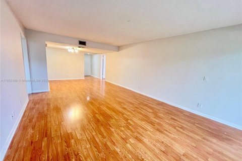 Copropriété à louer à Weston, Floride: 2 chambres, 117.06 m2 № 1859084 - photo 5