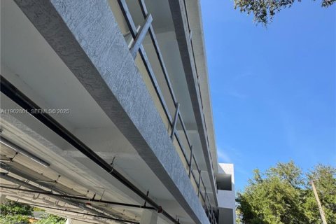 Apartment in Miami, Florida 3 bedrooms, 92.34 sq.m. № 1954269 - photo 2