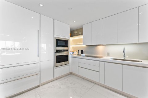 Снять в аренду кондоминиум в Майами-Бич, Флорида 3 спальни, 170.75м2, № 2035293 - фото 23