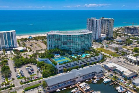 Condo in Pompano Beach, Florida, 3 bedrooms  № 1995079 - photo 7