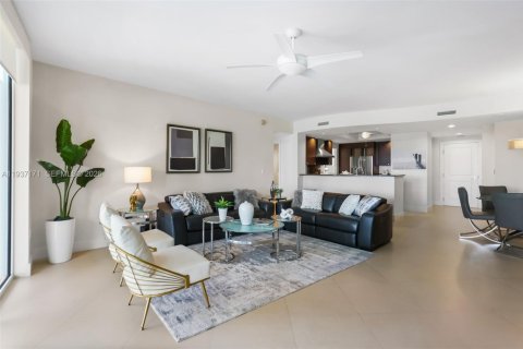 Condo in Pompano Beach, Florida, 3 bedrooms  № 1995079 - photo 13