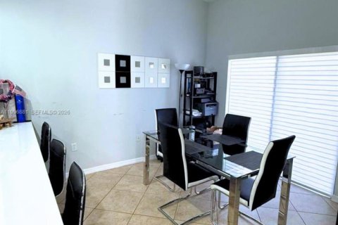 Touwnhouse à vendre à Cutler Bay, Floride: 3 chambres, 128.48 m2 № 2058549 - photo 11