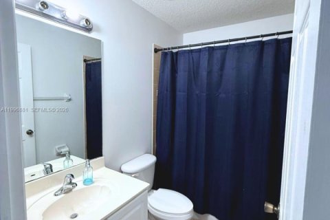 Touwnhouse à vendre à Cutler Bay, Floride: 3 chambres, 128.48 m2 № 2058549 - photo 18