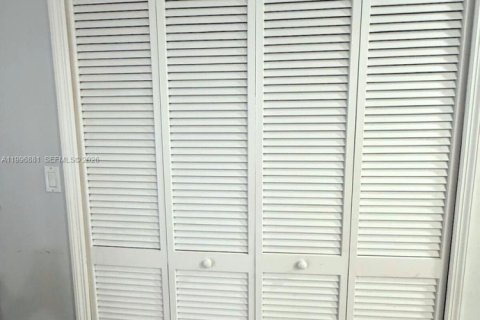 Touwnhouse à vendre à Cutler Bay, Floride: 3 chambres, 128.48 m2 № 2058549 - photo 24