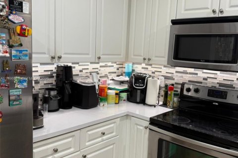 Touwnhouse à vendre à Cutler Bay, Floride: 3 chambres, 128.48 m2 № 2058549 - photo 6