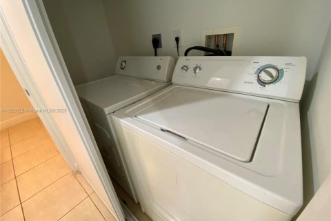 Condo in West Palm Beach, Florida, 1 bedroom  № 1780113 - photo 22