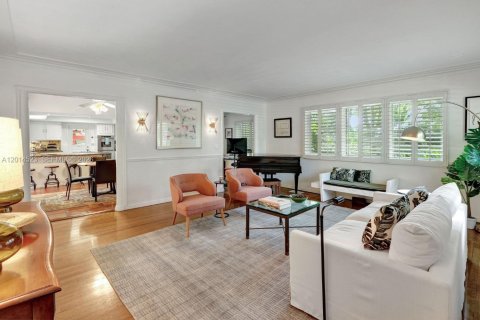 Villa ou maison à louer à Pinecrest, Floride: 3 chambres, 305.83 m2 № 2076489 - photo 4