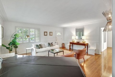 Villa ou maison à louer à Pinecrest, Floride: 3 chambres, 305.83 m2 № 2076489 - photo 5