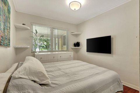 Villa ou maison à louer à Pinecrest, Floride: 3 chambres, 305.83 m2 № 2076489 - photo 17