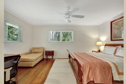 Villa ou maison à louer à Pinecrest, Floride: 3 chambres, 305.83 m2 № 2076489 - photo 14