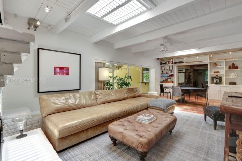 Villa ou maison à louer à Pinecrest, Floride: 3 chambres, 305.83 m2 № 2076489 - photo 6