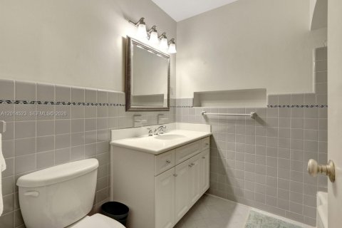 Villa ou maison à louer à Pinecrest, Floride: 3 chambres, 305.83 m2 № 2076489 - photo 18
