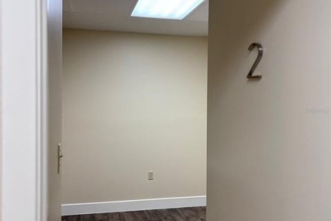 Propiedad comercial en alquiler en Maitland, Florida № 2233692 - foto 15