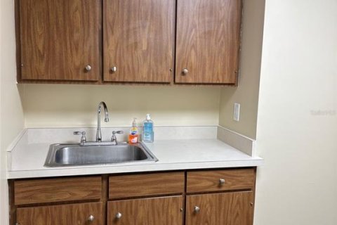 Propiedad comercial en alquiler en Maitland, Florida № 2233692 - foto 16