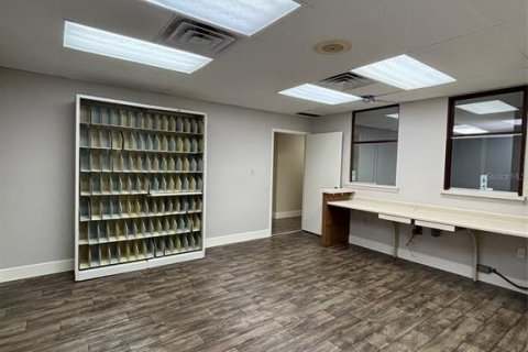Propiedad comercial en alquiler en Maitland, Florida № 2233692 - foto 9