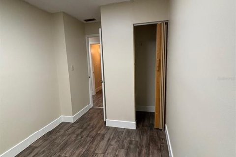 Propiedad comercial en alquiler en Maitland, Florida № 2233692 - foto 14
