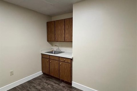 Propiedad comercial en alquiler en Maitland, Florida № 2233692 - foto 17