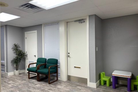 Propiedad comercial en alquiler en Maitland, Florida № 2233692 - foto 7