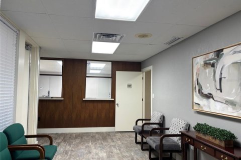 Propiedad comercial en alquiler en Maitland, Florida № 2233692 - foto 8