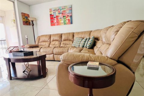 Copropriété à louer à Pembroke Pines, Floride: 2 chambres, 108.7 m2 № 2176077 - photo 19
