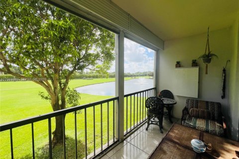 Copropriété à louer à Pembroke Pines, Floride: 2 chambres, 108.7 m2 № 2176077 - photo 8