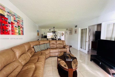 Copropriété à louer à Pembroke Pines, Floride: 2 chambres, 108.7 m2 № 2176077 - photo 18