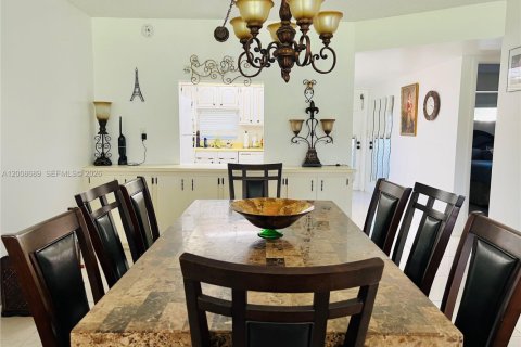 Copropriété à louer à Pembroke Pines, Floride: 2 chambres, 108.7 m2 № 2176077 - photo 15