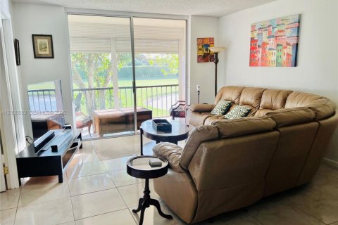 Copropriété à louer à Pembroke Pines, Floride: 2 chambres, 108.7 m2 № 2176077 - photo 17
