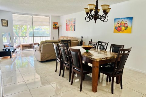 Copropriété à louer à Pembroke Pines, Floride: 2 chambres, 108.7 m2 № 2176077 - photo 16