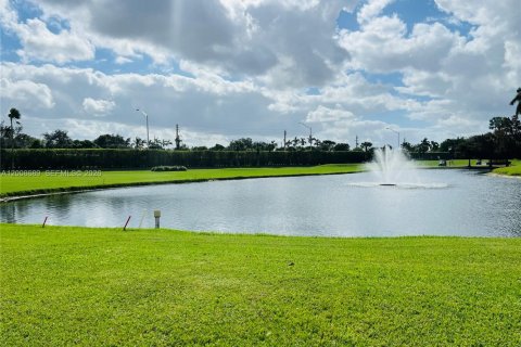 Copropriété à louer à Pembroke Pines, Floride: 2 chambres, 108.7 m2 № 2176077 - photo 9