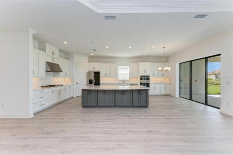 House in Bradenton, Florida 3 bedrooms, 279.08 sq.m. № 2219432 - photo 14