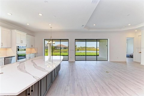 House in Bradenton, Florida 3 bedrooms, 279.08 sq.m. № 2219432 - photo 21