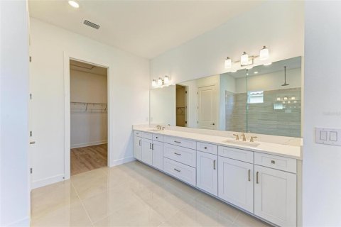 House in Bradenton, Florida 3 bedrooms, 279.08 sq.m. № 2219432 - photo 27