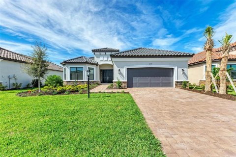 House in Bradenton, Florida 3 bedrooms, 279.08 sq.m. № 2219432 - photo 2