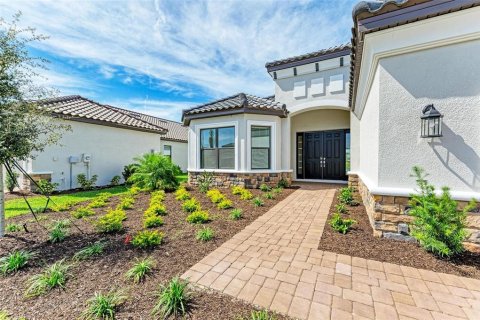 House in Bradenton, Florida 3 bedrooms, 279.08 sq.m. № 2219432 - photo 3