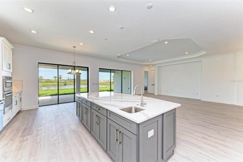 House in Bradenton, Florida 3 bedrooms, 279.08 sq.m. № 2219432 - photo 20