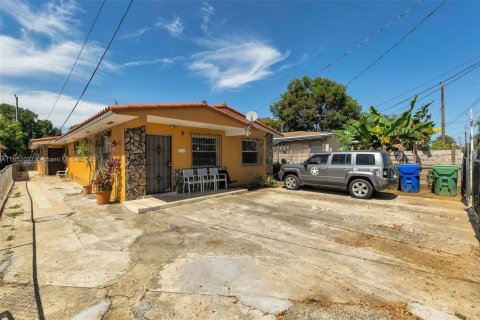 Propiedad comercial en venta en Miami, Florida, 222.97 m2 № 1877522 - foto 2