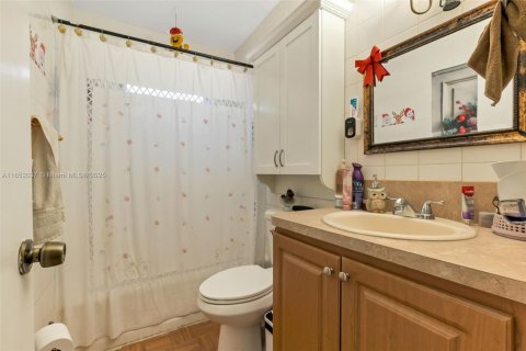 Propiedad comercial en venta en Miami, Florida, 222.97 m2 № 1877522 - foto 11
