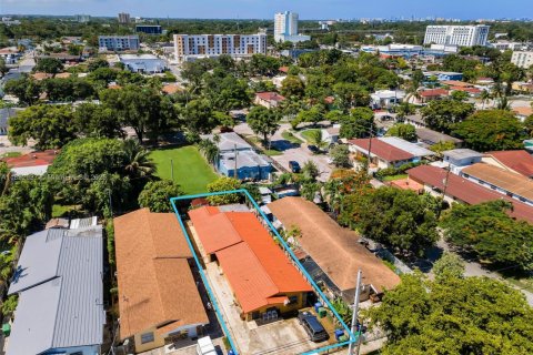 Propiedad comercial en venta en Miami, Florida, 222.97 m2 № 1877522 - foto 15